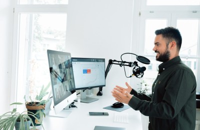 Host a Webinar to Draw in New Leads & Cultivate Relationships